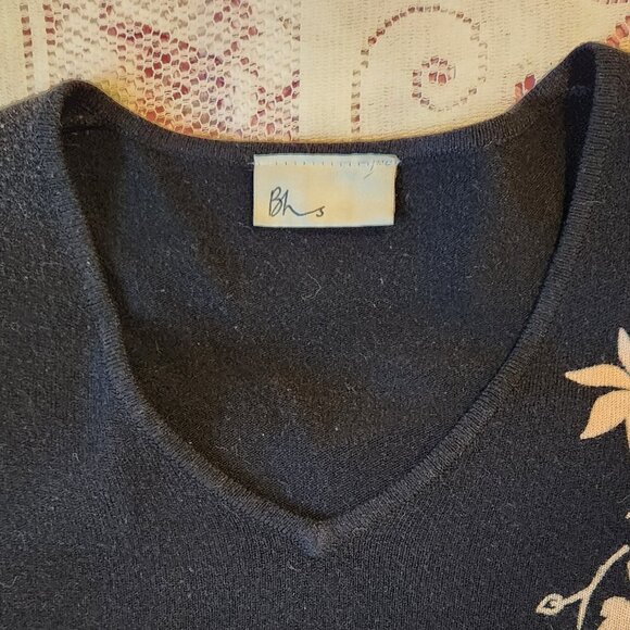 BHS London gray floral design pullover - Picture 2 of 6